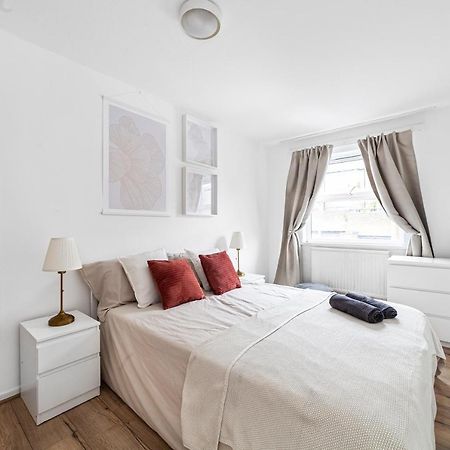 Arte Stays - 3-Bedroom Bright House London, Haggerston, Garden, Parking, 8 Min Walk To Haggerston Station, Weekly Or Monthly Stays, Serviced Accommodation - 7 Guests 外观 照片